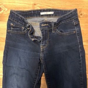 Levi’s 711 Skinny Jeans - size 26
